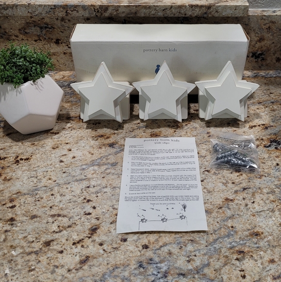 Pottery Barn Wall Decor Pottery Barn Star Quilt Clip Hangers Cream